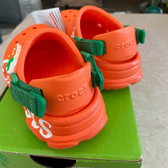CROCS Shoes Crocs X Carrots Classic All Terrain Limited Edition